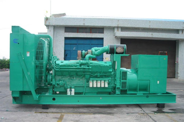 桥头镇工厂发电机应急发电时如何更准确地检查发电机状态？